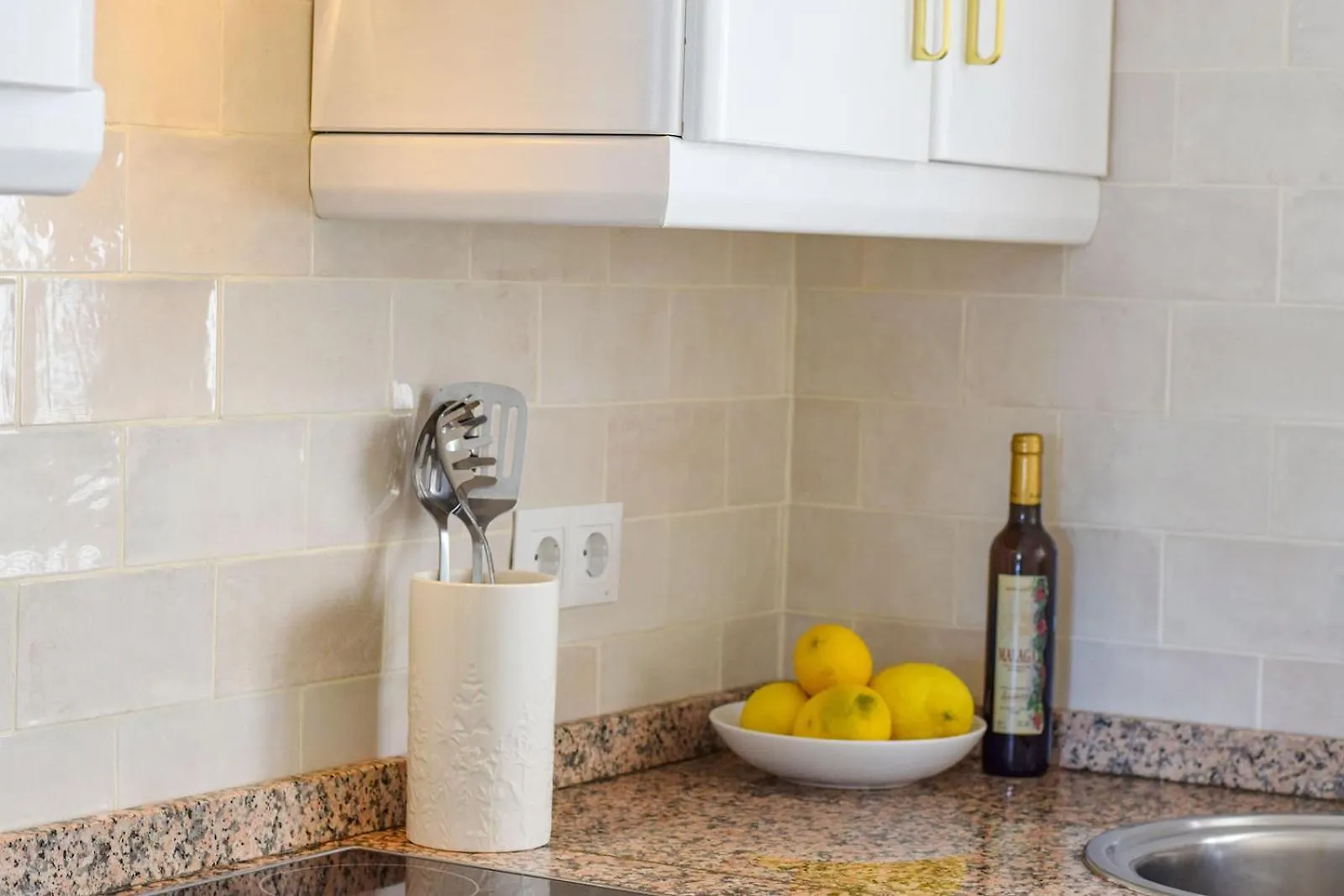Casa Clara, Frigiliana 2 Bedroom Apartment With Communal Pool Hansonholiday Rentals