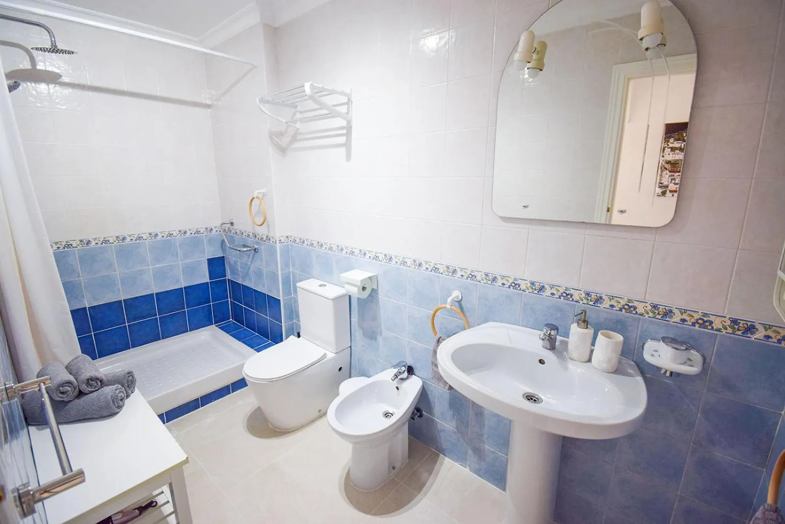 Casa Clara, Frigiliana 2 Bedroom Apartment With Communal Pool Hansonholiday Rentals